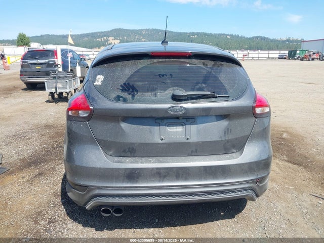 1FADP3K2XFL221843 Ford Focus