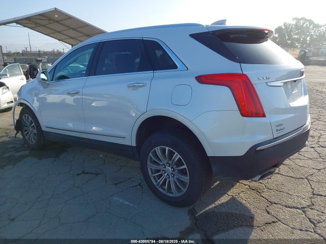 2018 CADILLAC XT5 1GYKNDRS8JZ197528 Photo 2