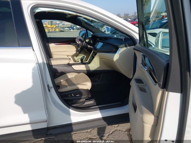 2018 CADILLAC XT5 1GYKNDRS8JZ197528 Photo 4