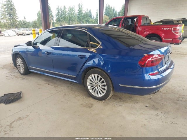 Volkswagen 1.8 tsi 2017 1VWBT7A30HC047151 Image 3