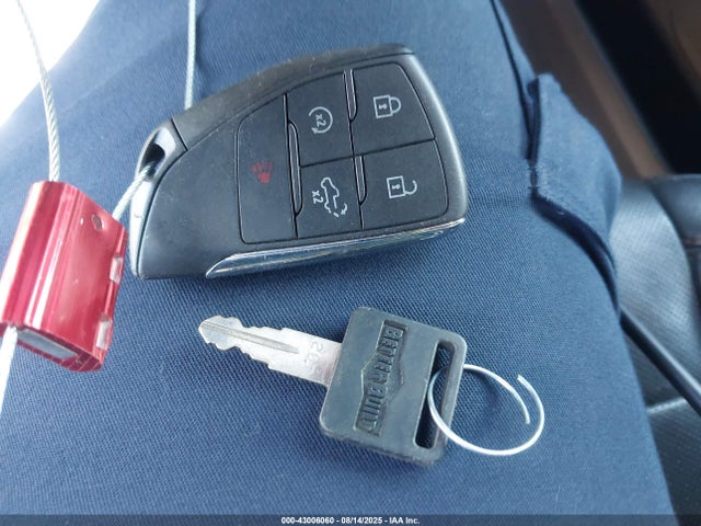 3GTUUEET1NG578925 GMC lm2