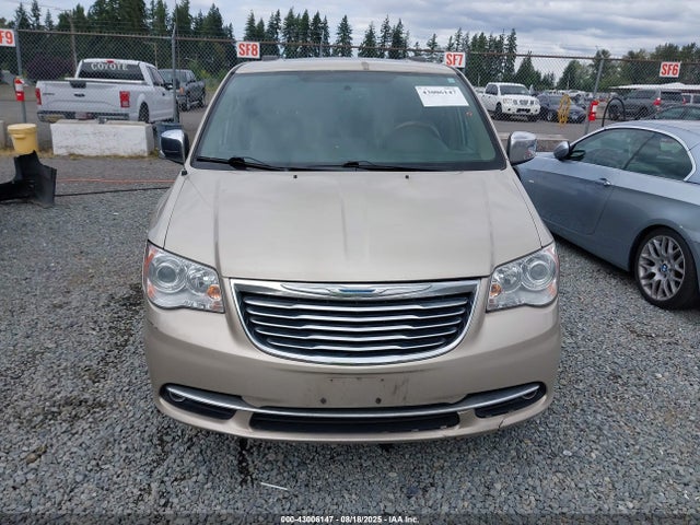 2C4RC1GGXFR563403 Chrysler Town and Country