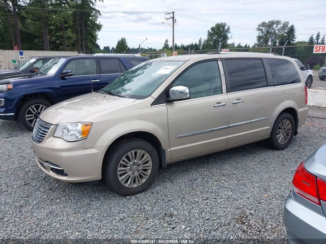 2C4RC1GGXFR563403 Chrysler Town and Country