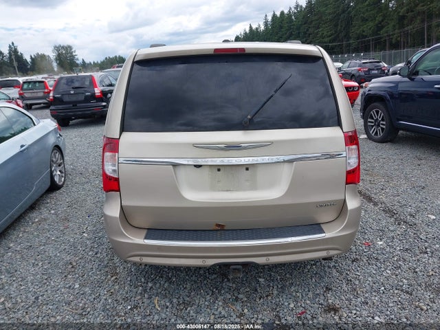 2C4RC1GGXFR563403 Chrysler Town and Country