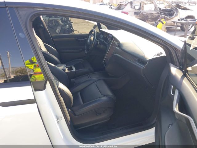 2018 TESLA MODEL X 5YJXCBE23JF138405 Photo 4