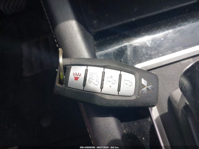 2023 MITSUBISHI OUTLANDER JA4J3UA84PZ014135 Photo 10