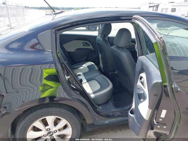 KIA Rio 2017 KNADM4A34H6063548 Image 8