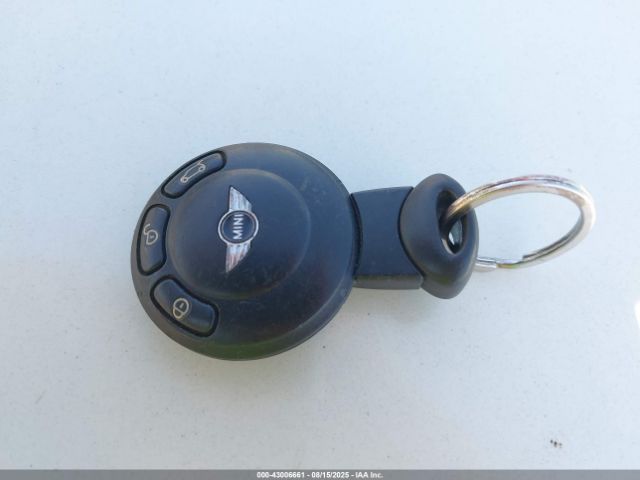 2010 MINI COOPER S WMWMF7C50ATX42508 Photo 10