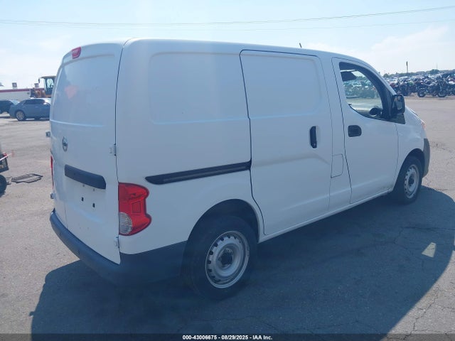 3N6CM0KN2JK695373 Nissan 2018