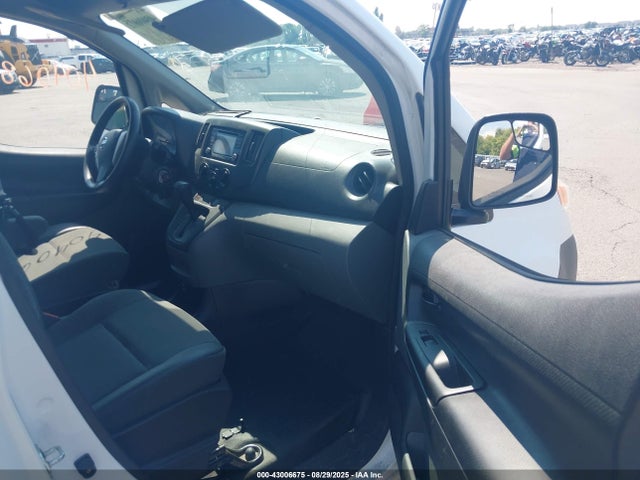 3N6CM0KN2JK695373 Nissan 2018