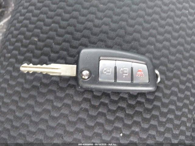 JN1BJ1CR1HW135585 Nissan 2017