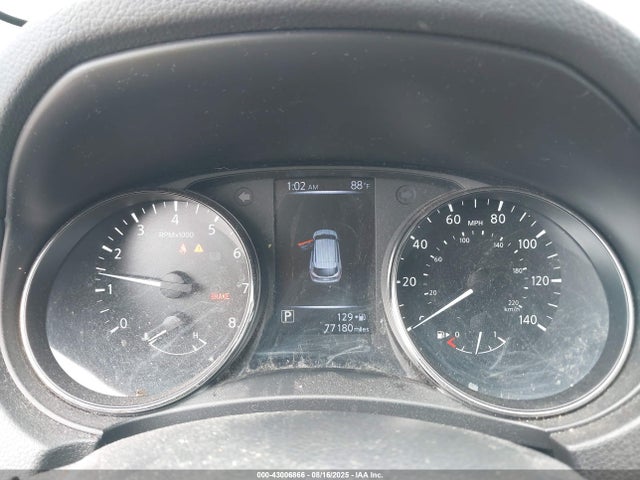 JN1BJ1CR1HW135585 Nissan 2017