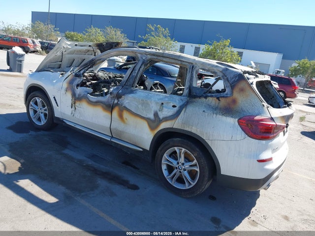BMW X3 2019 5UXTR7C59KLE98477 Image 3