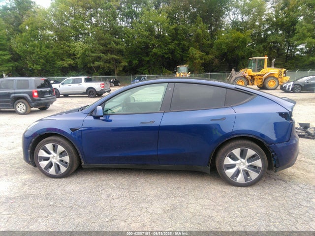 5YJYGDEE1MF243267 Tesla Model Y