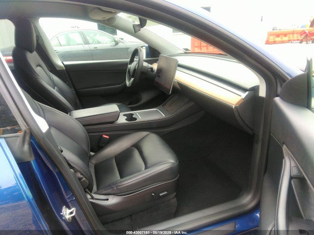 5YJYGDEE1MF243267 Tesla Model Y