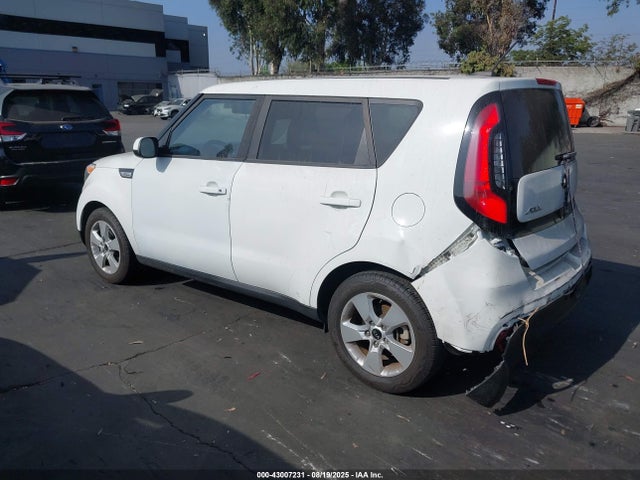 2018 KIA SOUL KNDJN2A25J7605643 Photo 2