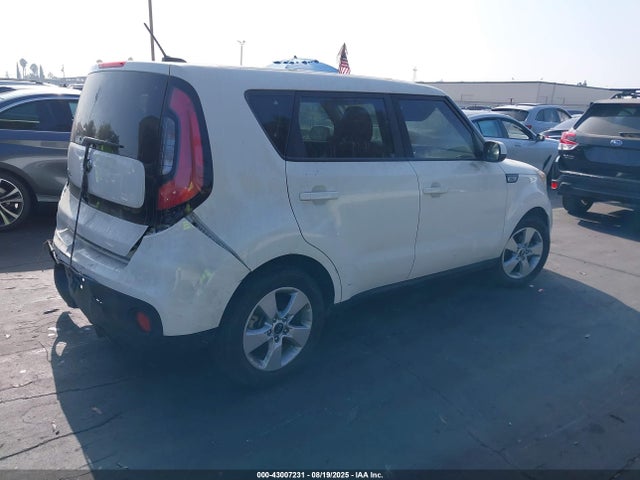 2018 KIA SOUL KNDJN2A25J7605643 Photo 3