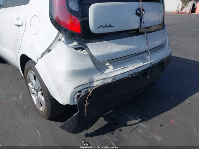 2018 KIA SOUL KNDJN2A25J7605643 Photo 5