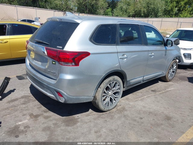 2018 MITSUBISHI OUTLANDER JA4AZ3A3XJZ039335 Photo 3