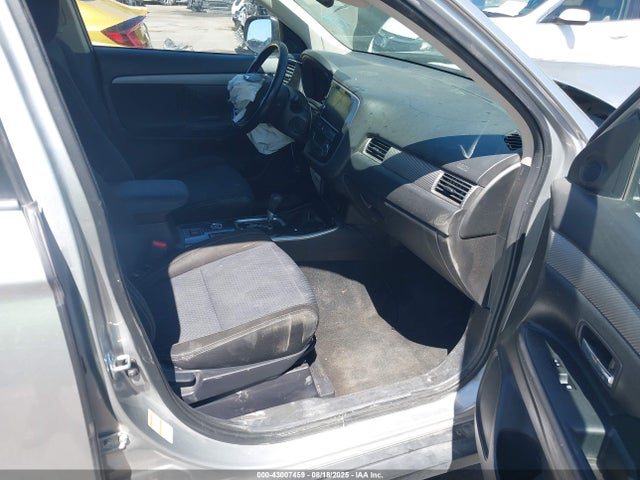 2018 MITSUBISHI OUTLANDER JA4AZ3A3XJZ039335 Photo 4