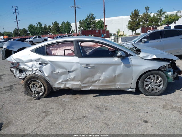 KMHD74LF5HU326820 Hyundai Elantra