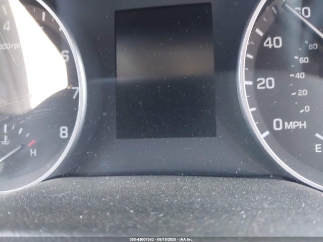KMHD74LF5HU326820 Hyundai Elantra