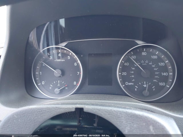 KMHD74LF5HU326820 Hyundai Elantra