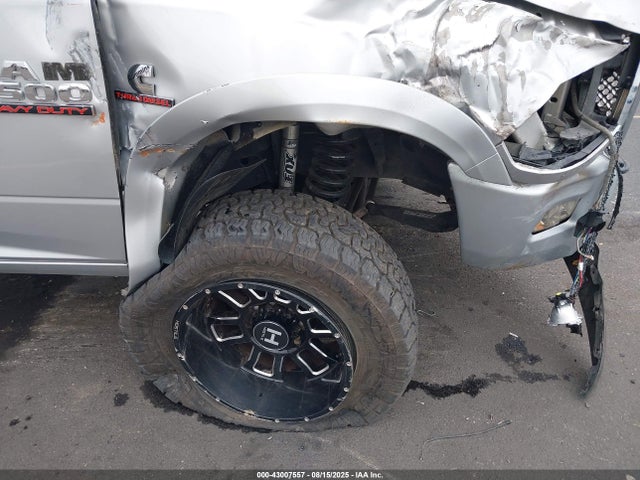 3C6UR5KLXFG581952 RAM 2500