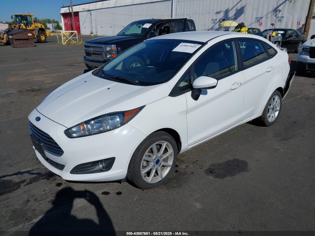 Ford 2019 2019 3FADP4BJ0KM148813 Image 2