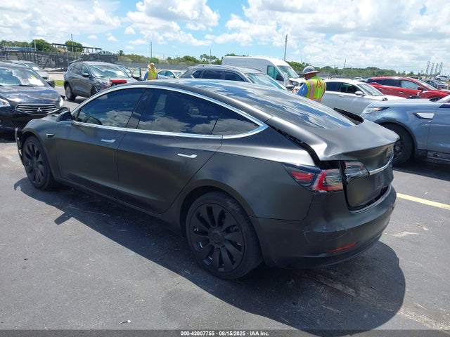 2018 TESLA MODEL 3 5YJ3E1EA6JF163535 Photo 2