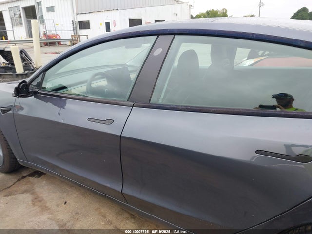 5YJ3E1EA4MF859413 Tesla MODEL 3