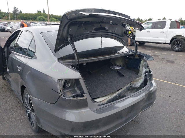 3VWD17AJ1GM406873 Volkswagen 1.8t