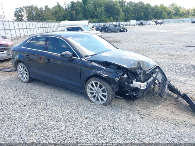 2015 AUDI A3 WAUCCGFF8F1021073 Photo 0