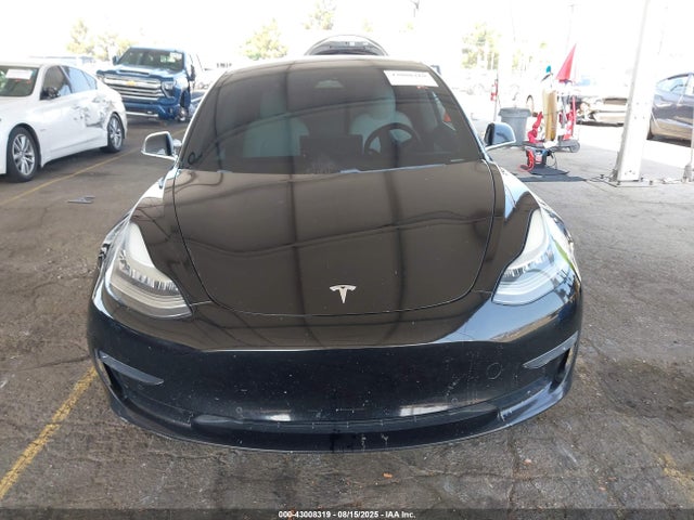 5YJ3E1EB8KF390638 Tesla MODEL 3