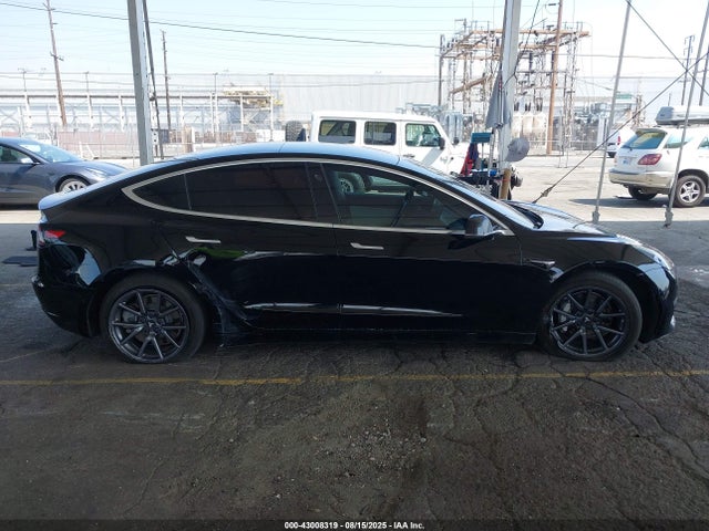 5YJ3E1EB8KF390638 Tesla MODEL 3