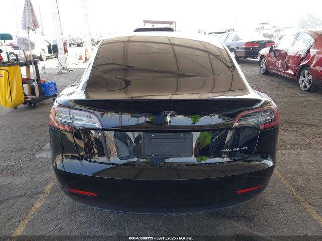 5YJ3E1EB8KF390638 Tesla MODEL 3