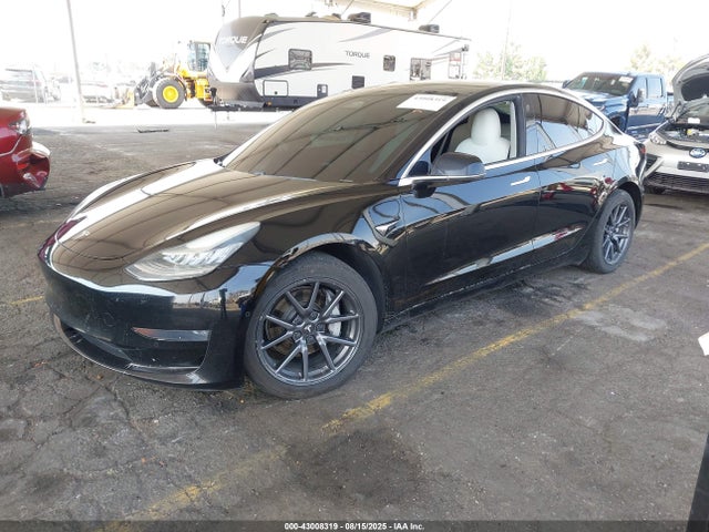 2019 TESLA MODEL 3 5YJ3E1EB8KF390638 Photo 1