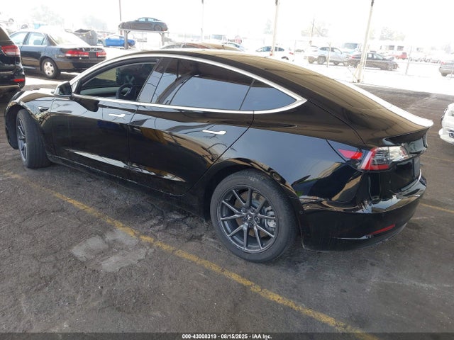2019 TESLA MODEL 3 5YJ3E1EB8KF390638 Photo 2