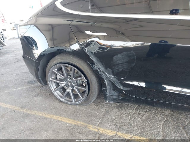 2019 TESLA MODEL 3 5YJ3E1EB8KF390638 Photo 5