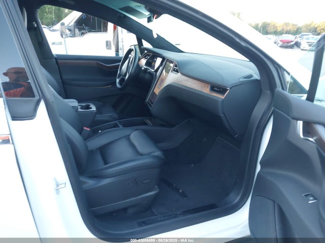 2020 TESLA MODEL X 5YJXCAE2XLF234092 Photo 4