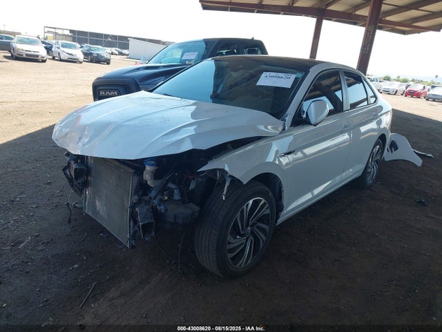 3VWG57BU3MM000759 Volkswagen tsi