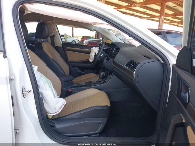3VWG57BU3MM000759 Volkswagen tsi