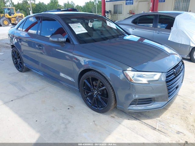 2017 AUDI A3 WAUAUGFF3H1047183 Photo 0
