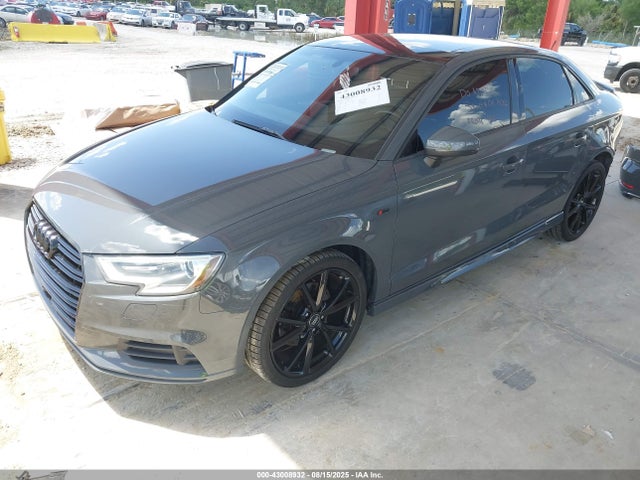 2017 AUDI A3 WAUAUGFF3H1047183 Photo 1