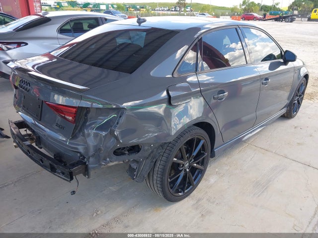 2017 AUDI A3 WAUAUGFF3H1047183 Photo 3
