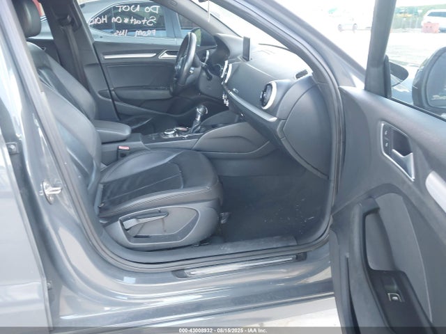 2017 AUDI A3 WAUAUGFF3H1047183 Photo 4