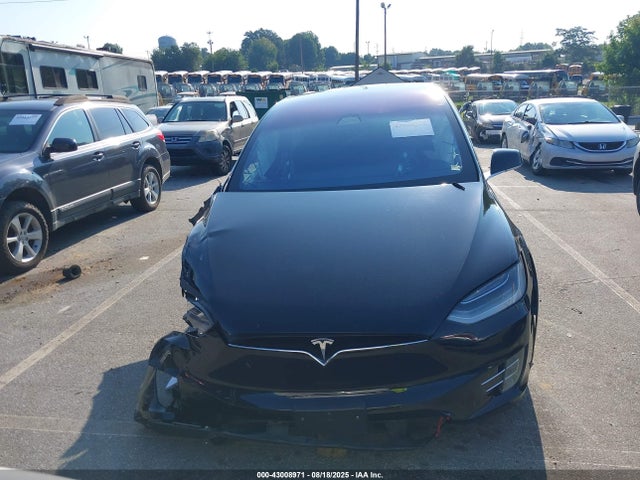 Tesla MODEL X 2017 5YJXCAE40HF069467 Image 11