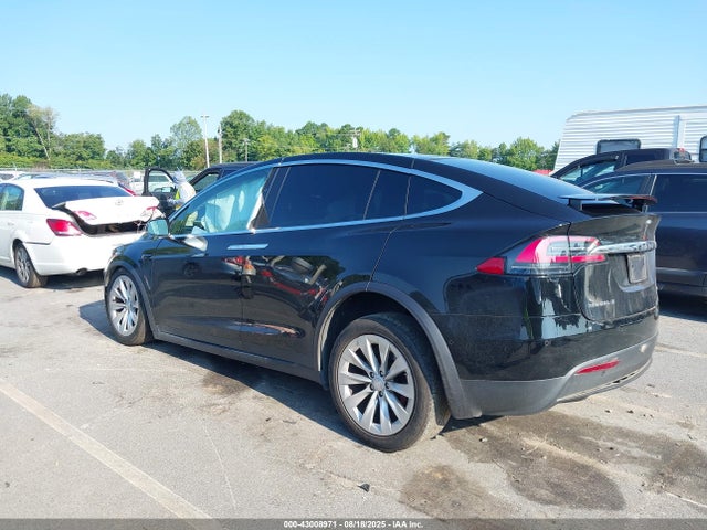 2017 TESLA MODEL X 5YJXCAE40HF069467 Photo 2