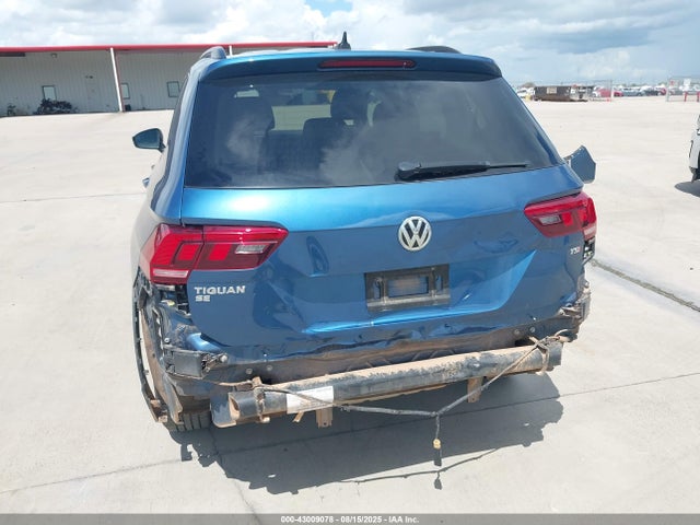 Volkswagen 2018 2018 3VV3B7AX8JM188259 Image 16