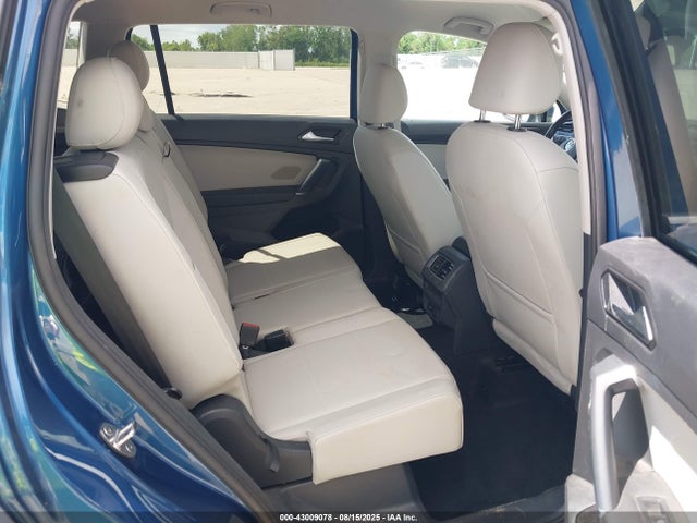 Volkswagen 2018 2018 3VV3B7AX8JM188259 Image 8